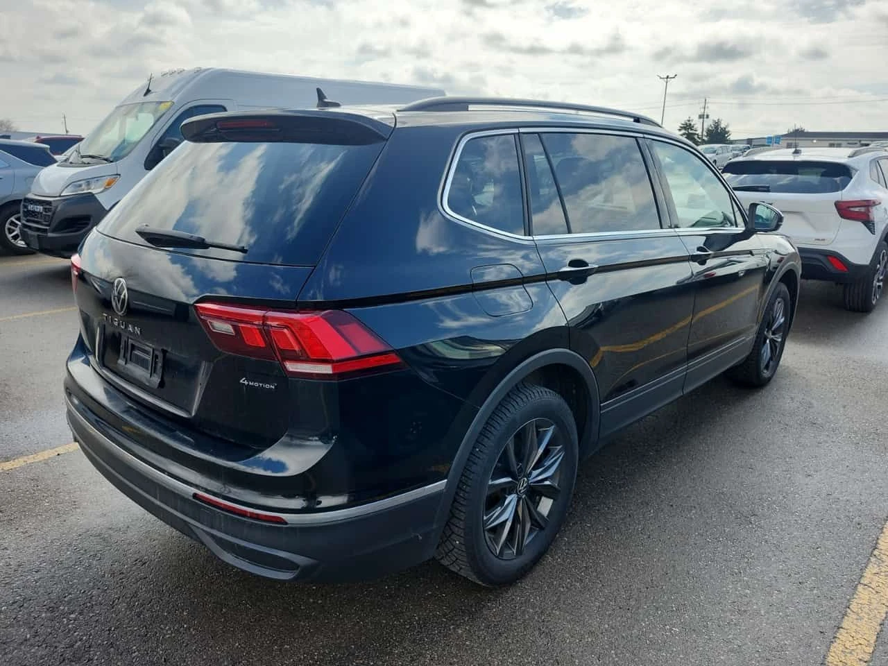 VW Tiguan * 4motion Comfortline * ДВА КЛЮЧА* , снимка 3 - Автомобили и джипове - 54265770