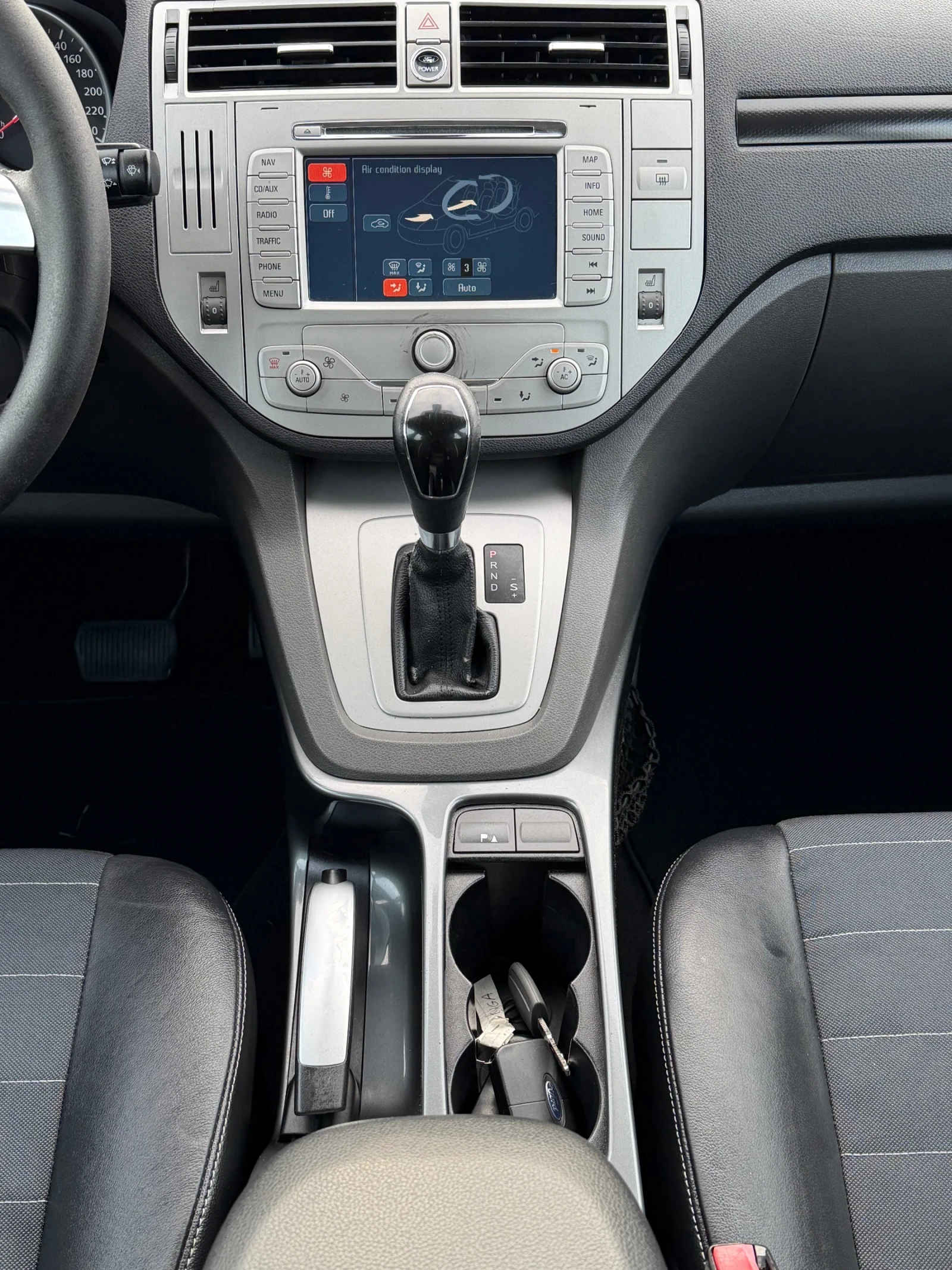 Ford Kuga 2.0TDCI АВТОМАТ ИТАЛИЯ, снимка 13 - Автомобили и джипове - 55414412
