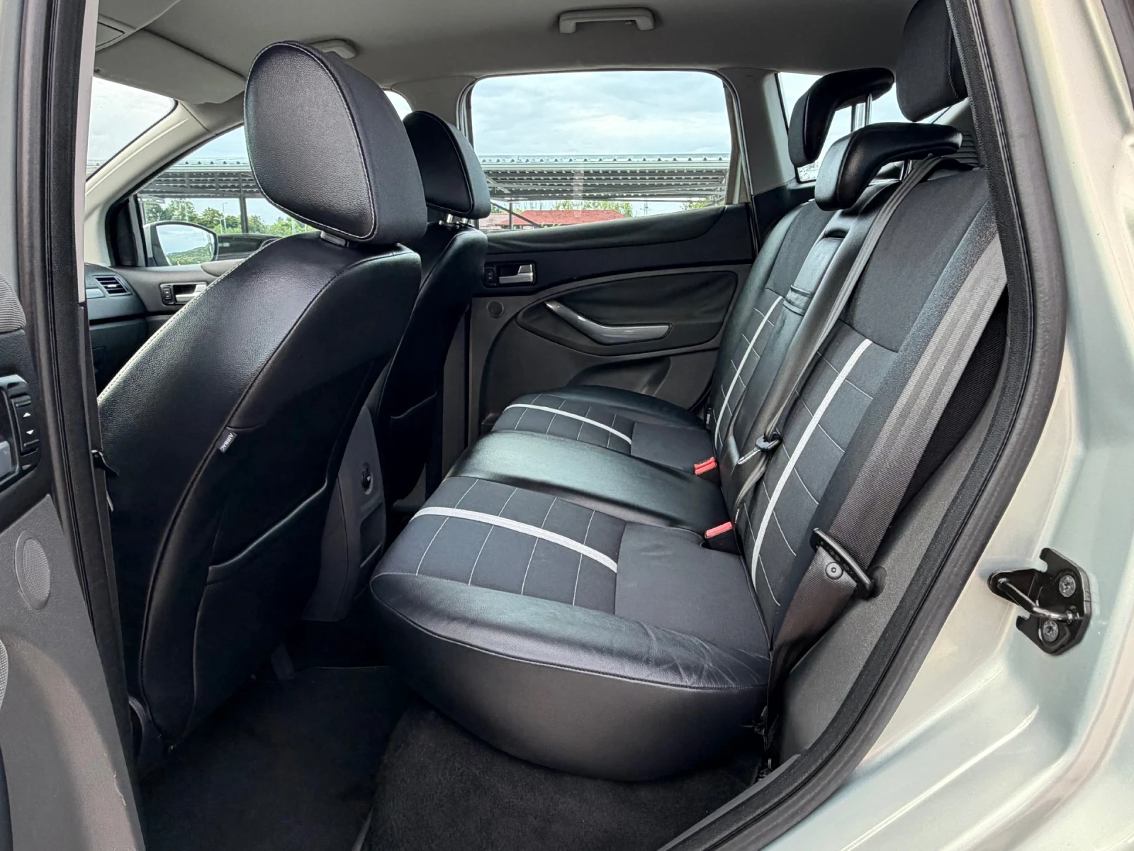 Ford Kuga 2.0TDCI АВТОМАТ ИТАЛИЯ, снимка 8 - Автомобили и джипове - 55414412