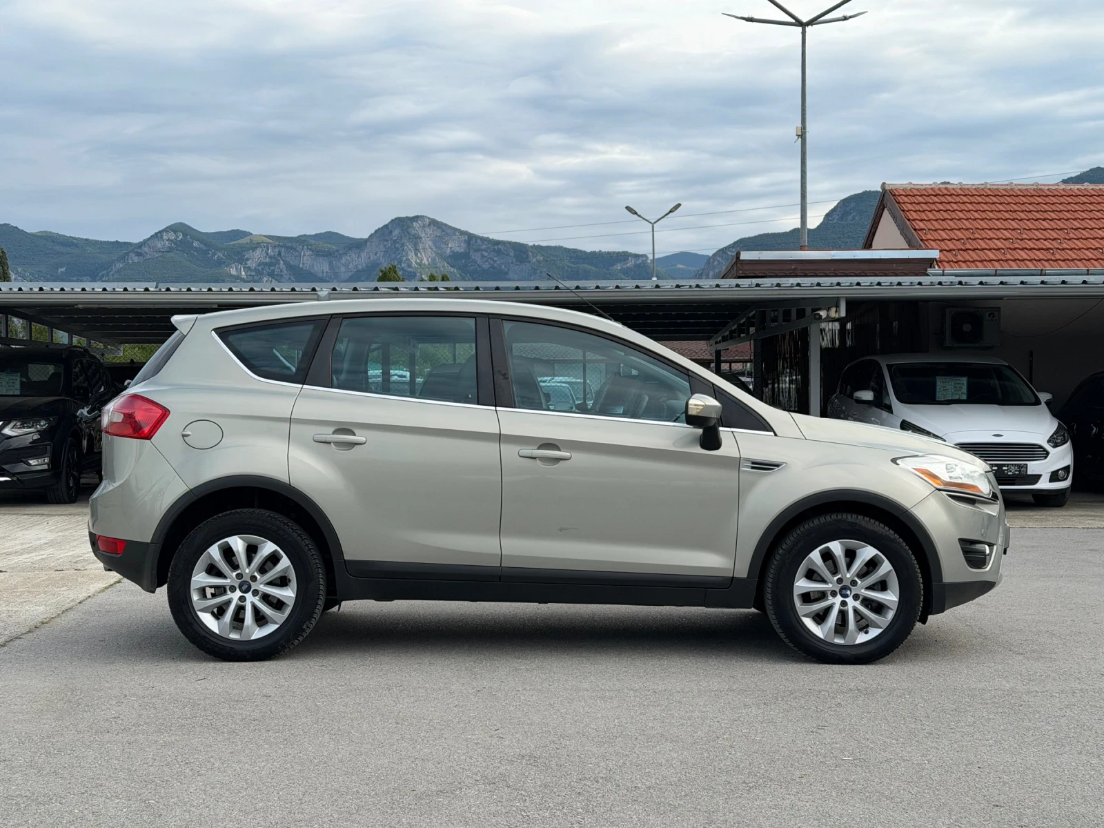 Ford Kuga 2.0TDCI АВТОМАТ ИТАЛИЯ, снимка 5 - Автомобили и джипове - 55414412