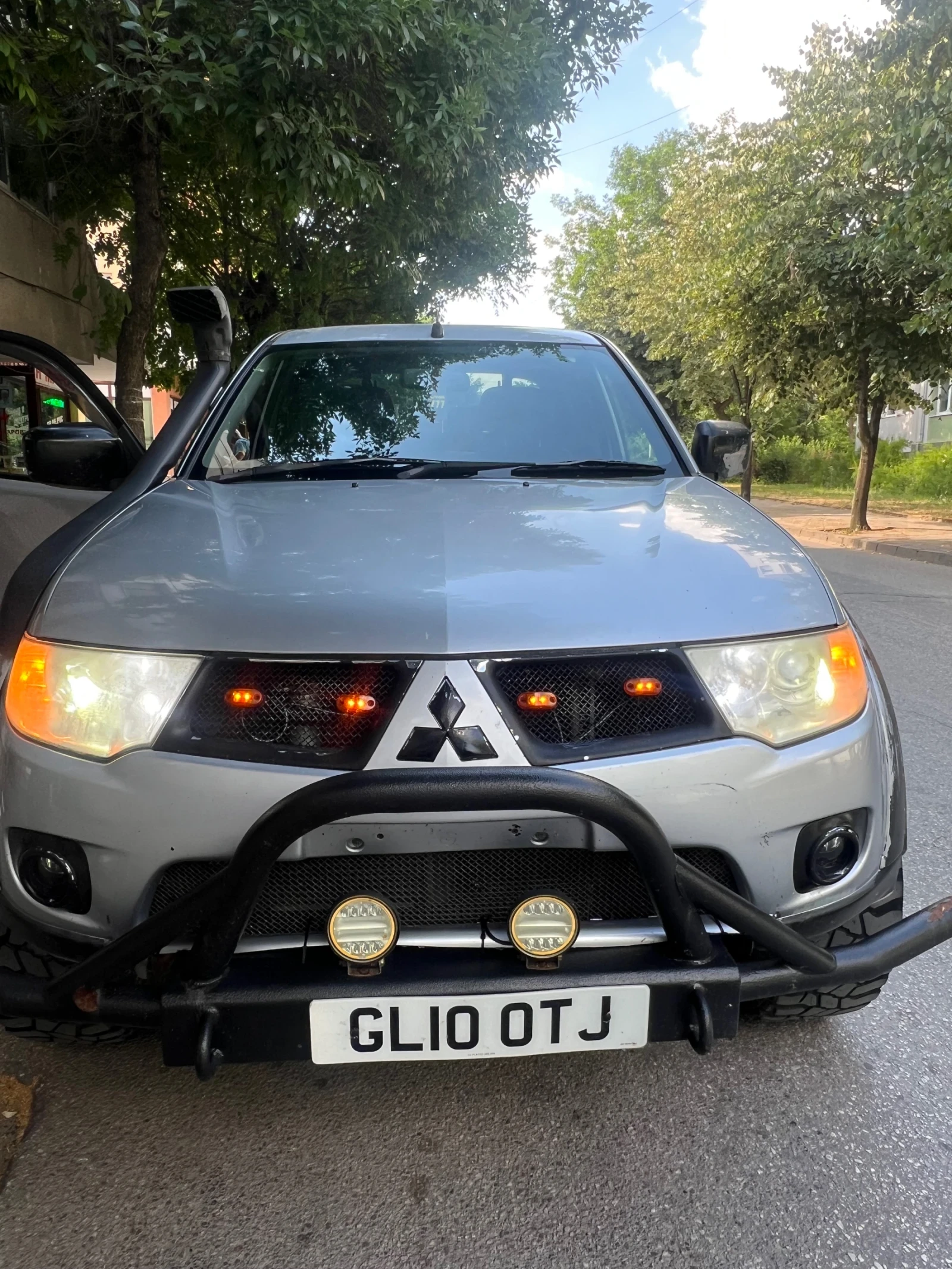 Mitsubishi L200 2.5 178кс автомат, снимка 13 - Автомобили и джипове - 55570436