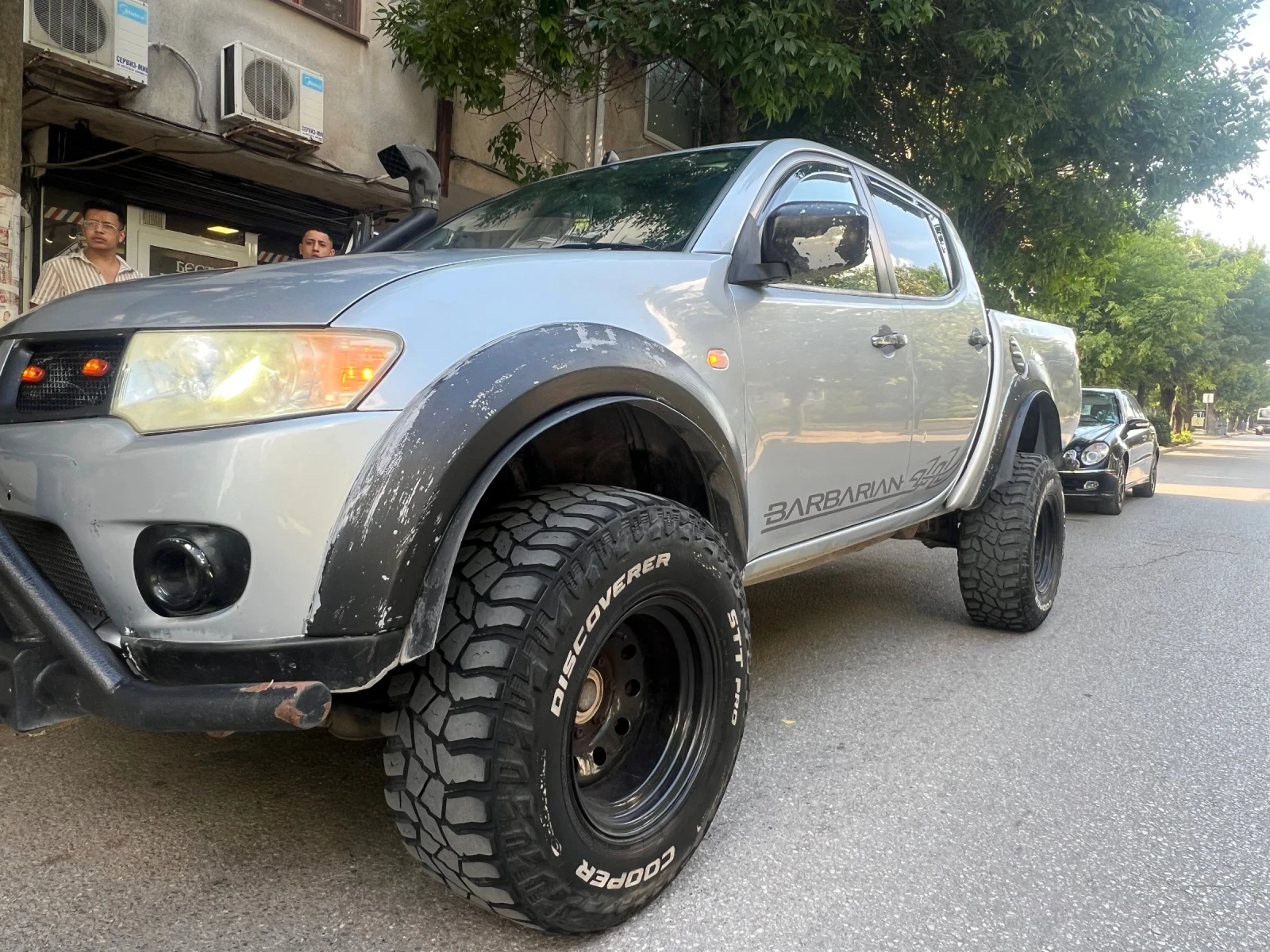 Mitsubishi L200 2.5 178кс автомат, снимка 11 - Автомобили и джипове - 55570436