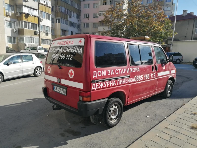 VW T4, снимка 5 - Бусове и автобуси - 47874356