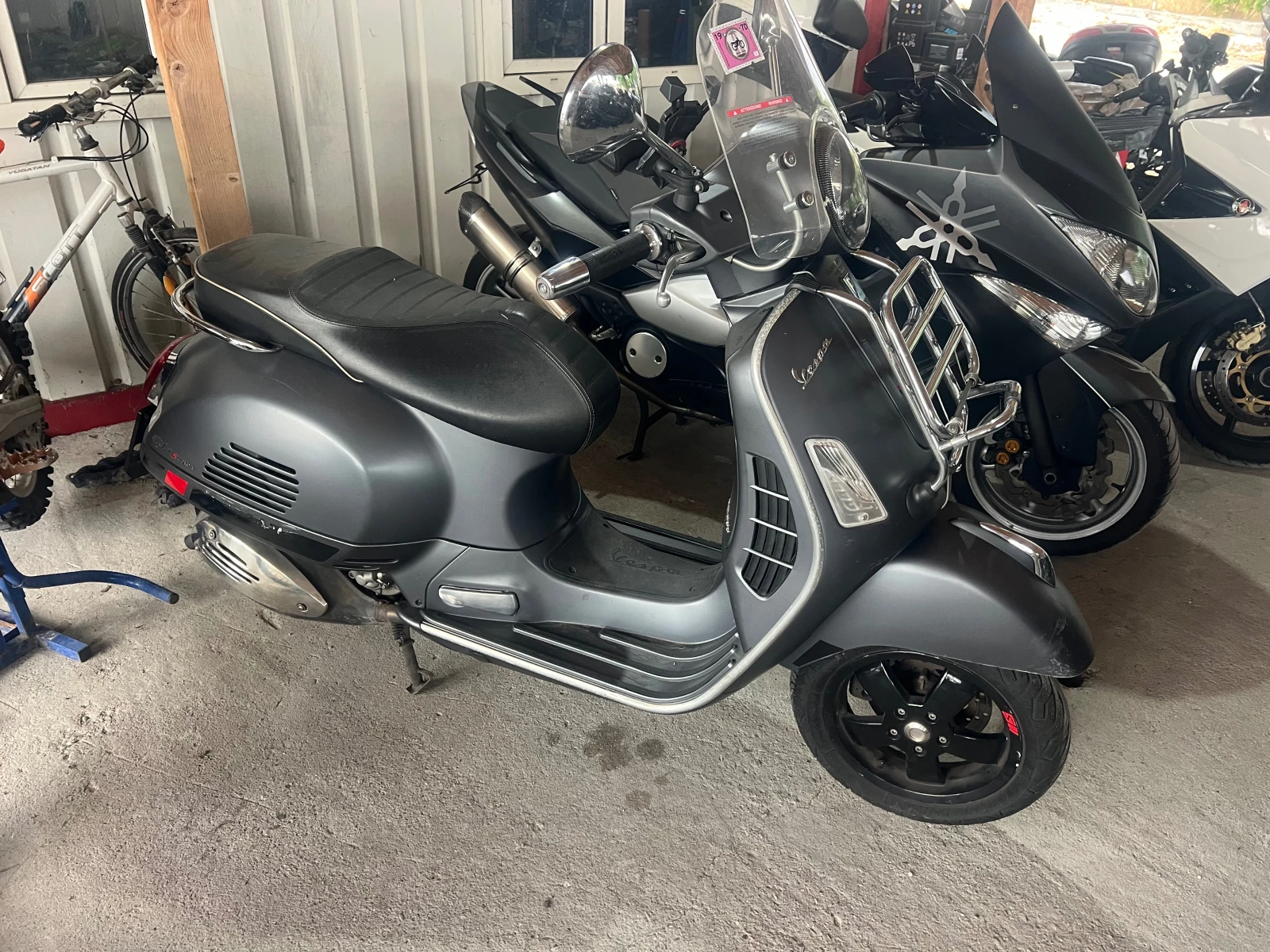 Vespa GTS 300 Gts Lizing, снимка 3 - Мотоциклети и мототехника - 55126038