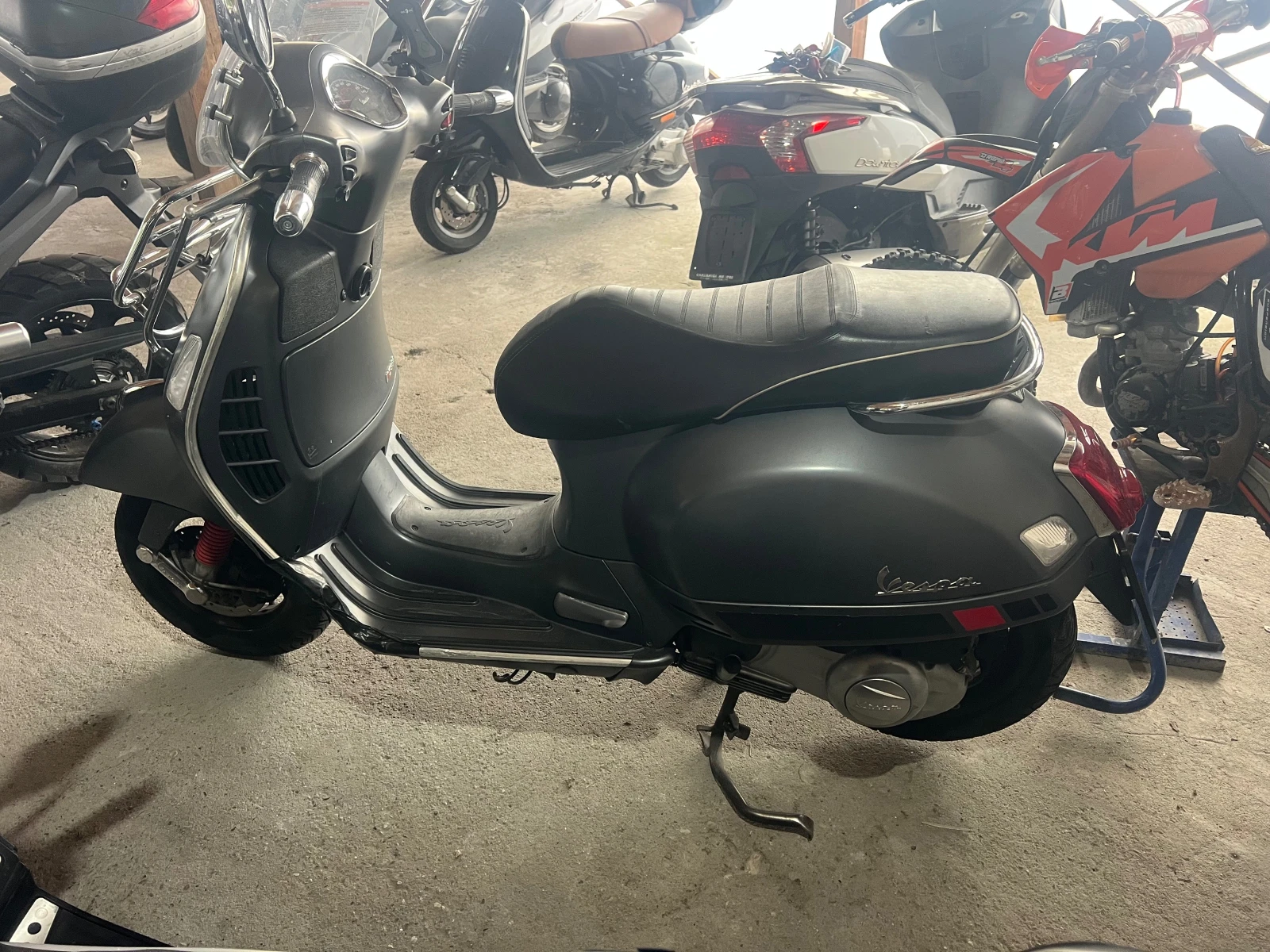 Vespa GTS 300 Gts Lizing, снимка 4 - Мотоциклети и мототехника - 55126038