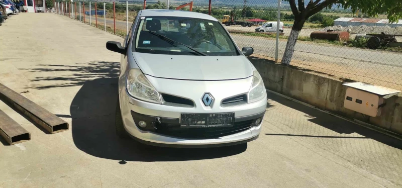 Renault Clio 1.5 dCi, снимка 1 - Автомобили и джипове - 46847053