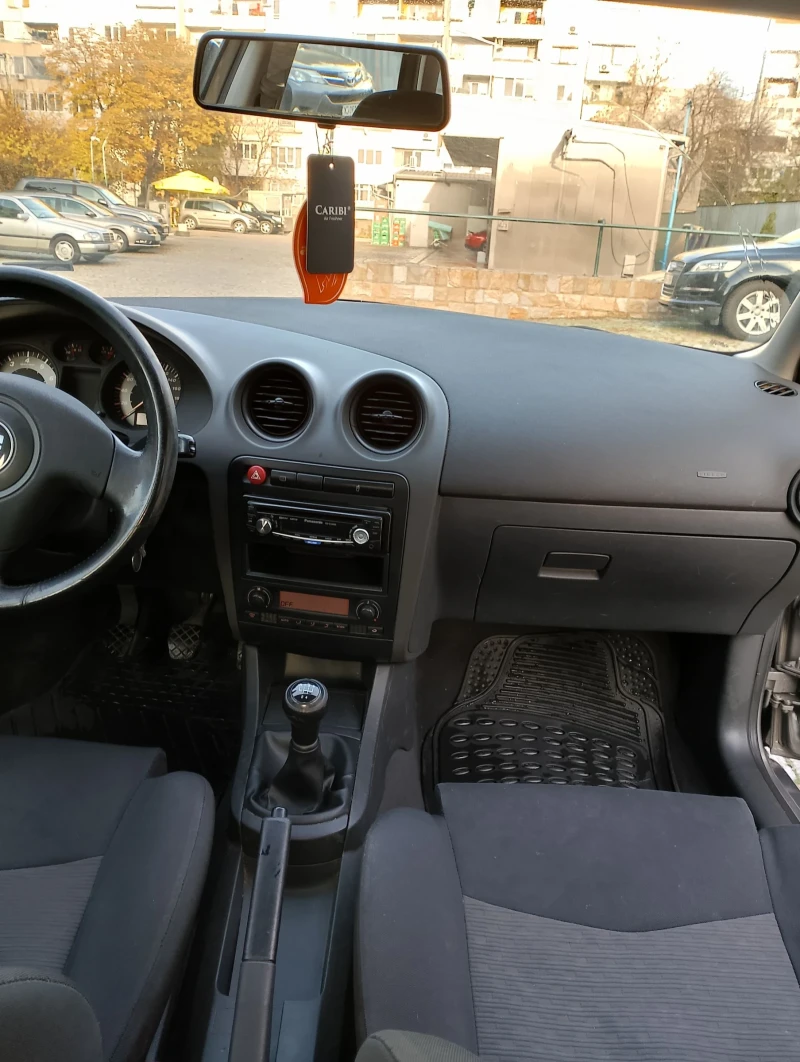 Seat Ibiza 1.4i, снимка 6 - Автомобили и джипове - 48178290