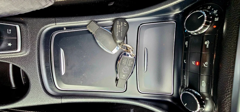 Mercedes-Benz CLA 200 4MATIC, снимка 14 - Автомобили и джипове - 52474652