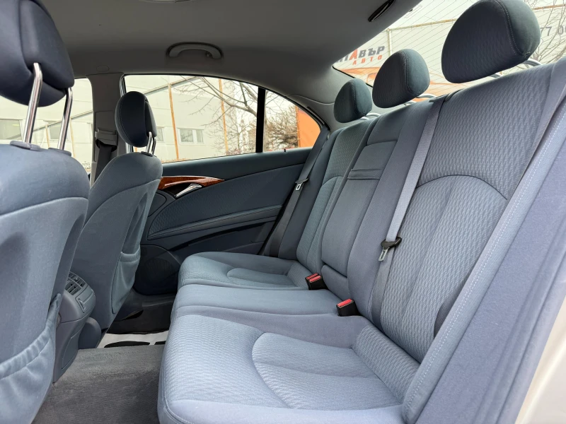 Mercedes-Benz E 320, снимка 9 - Автомобили и джипове - 53391512