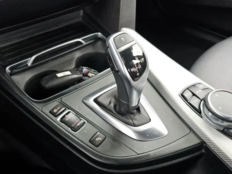 BMW 330 (F30) 330I M Sports, снимка 6 - Автомобили и джипове - 55206173