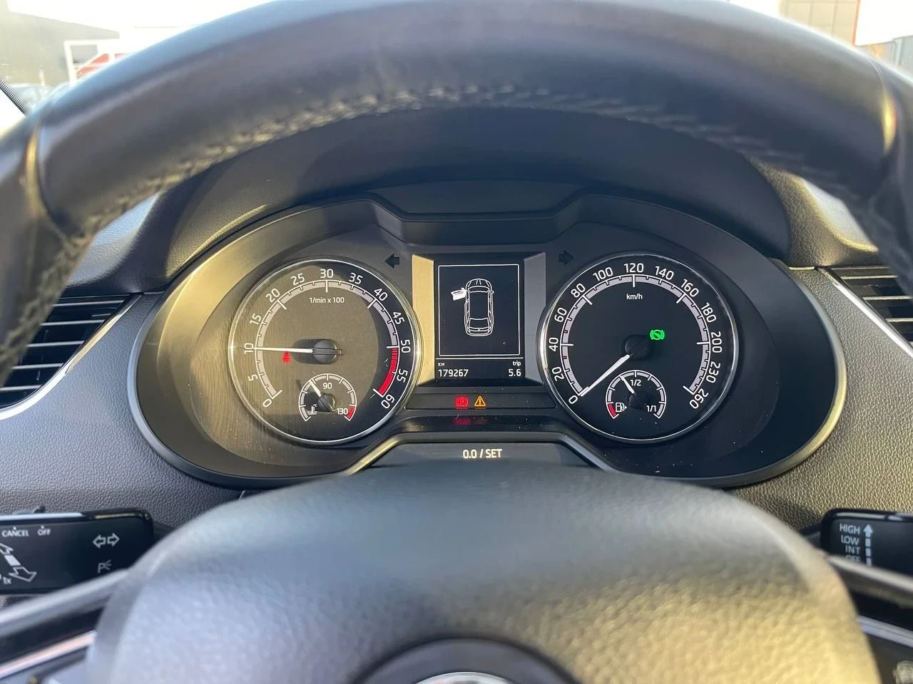 Skoda Octavia 1, 6 TDi, снимка 7 - Автомобили и джипове - 55911967