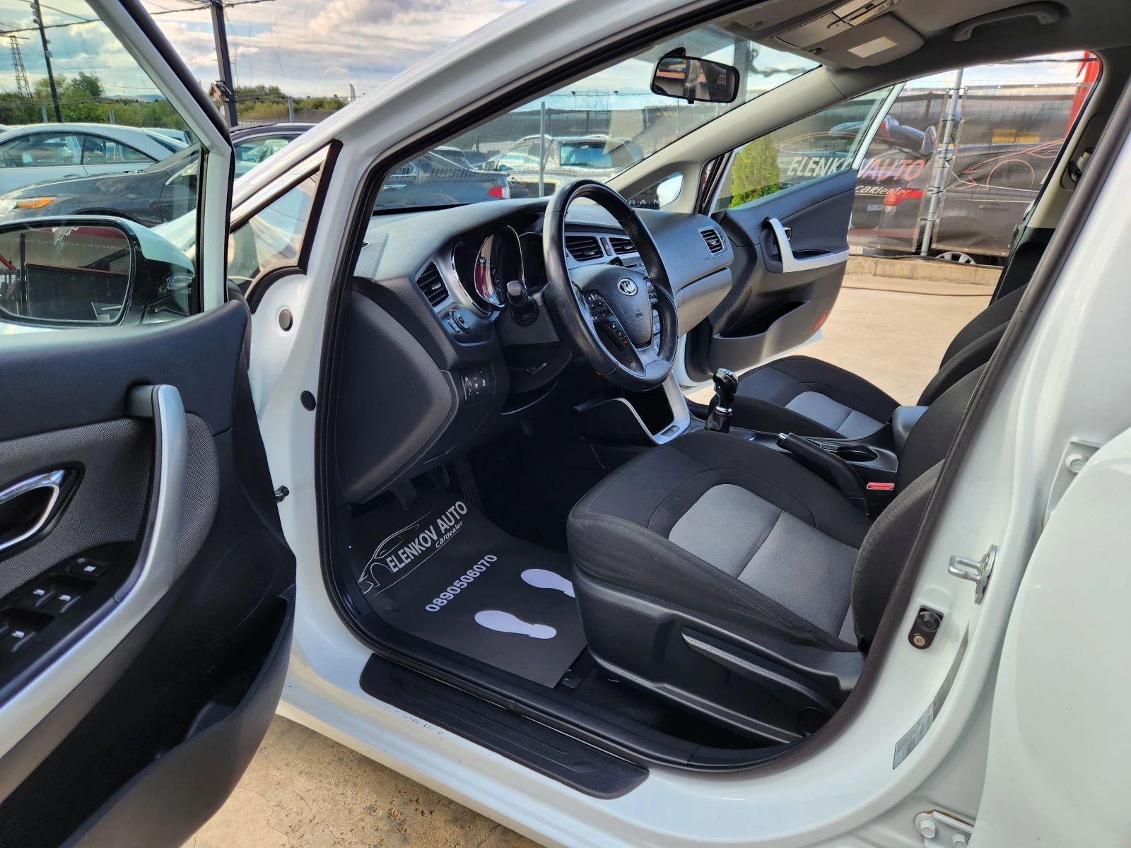 Kia Ceed 1.6 CRDI-128 . EURO 5b- | Mobile.bg   11