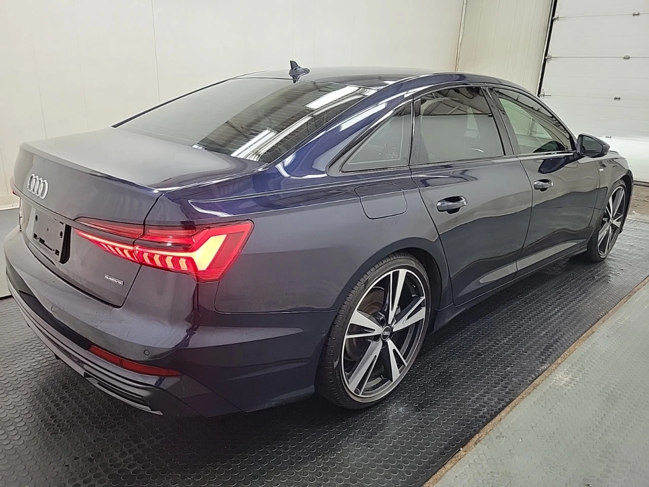 Audi A6 * CARFAX * АВТО КРЕДИТ * ЦЕНА ДО БГ! - изображение 4