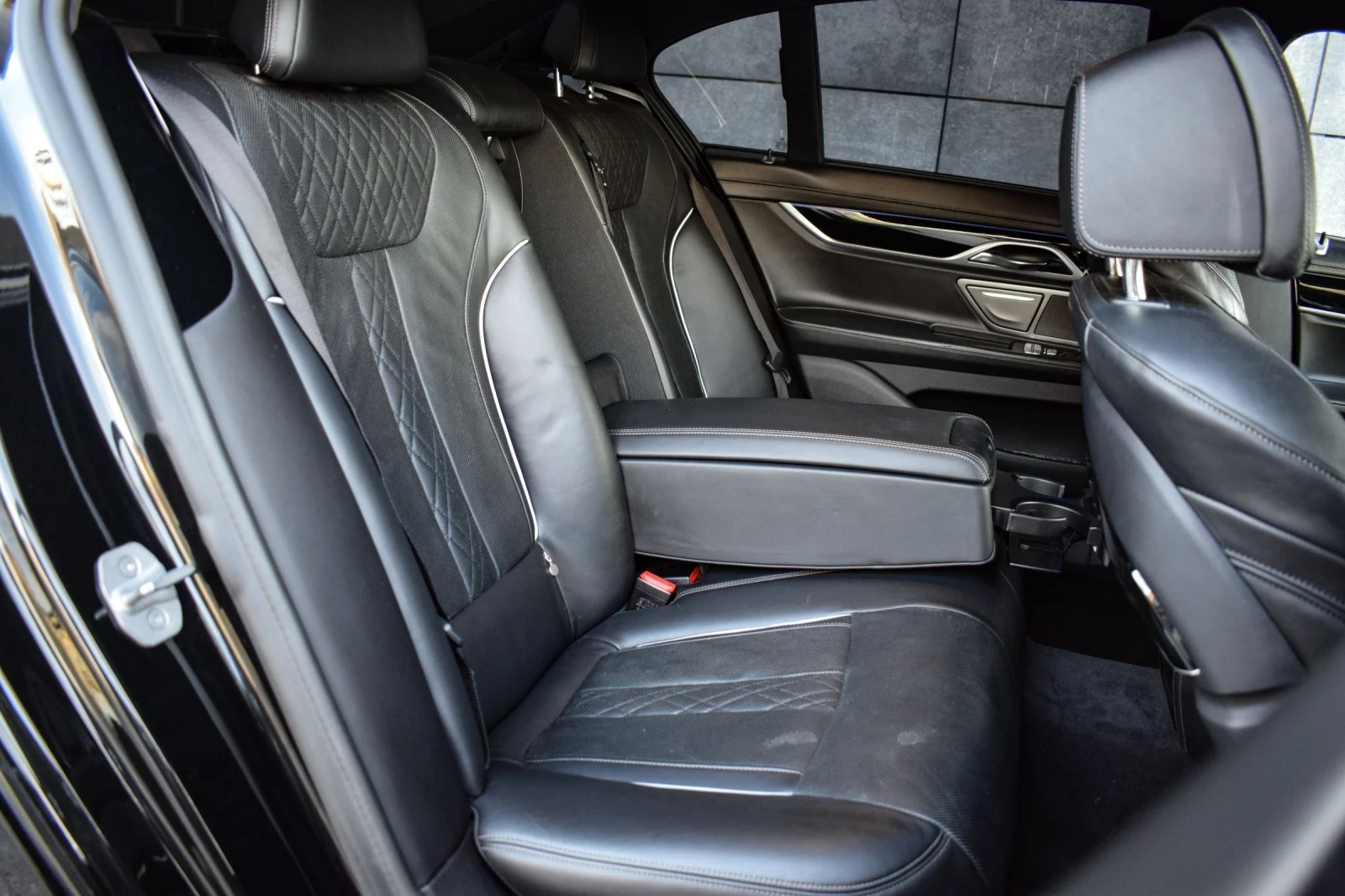 BMW 750 DISTRONIC, M-PACK, MASSAGE, SOFT-CLOSE, ADAPTIVE L, снимка 16 - Автомобили и джипове - 53716213