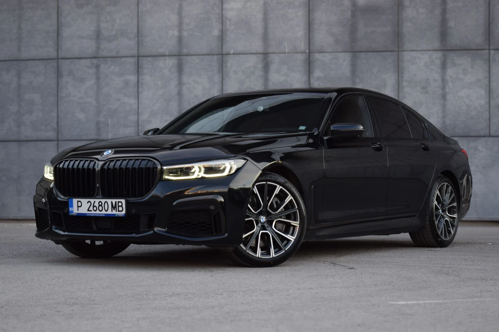 BMW 750 DISTRONIC, M-PACK, MASSAGE, SOFT-CLOSE, ADAPTIVE L, снимка 2 - Автомобили и джипове - 53716213