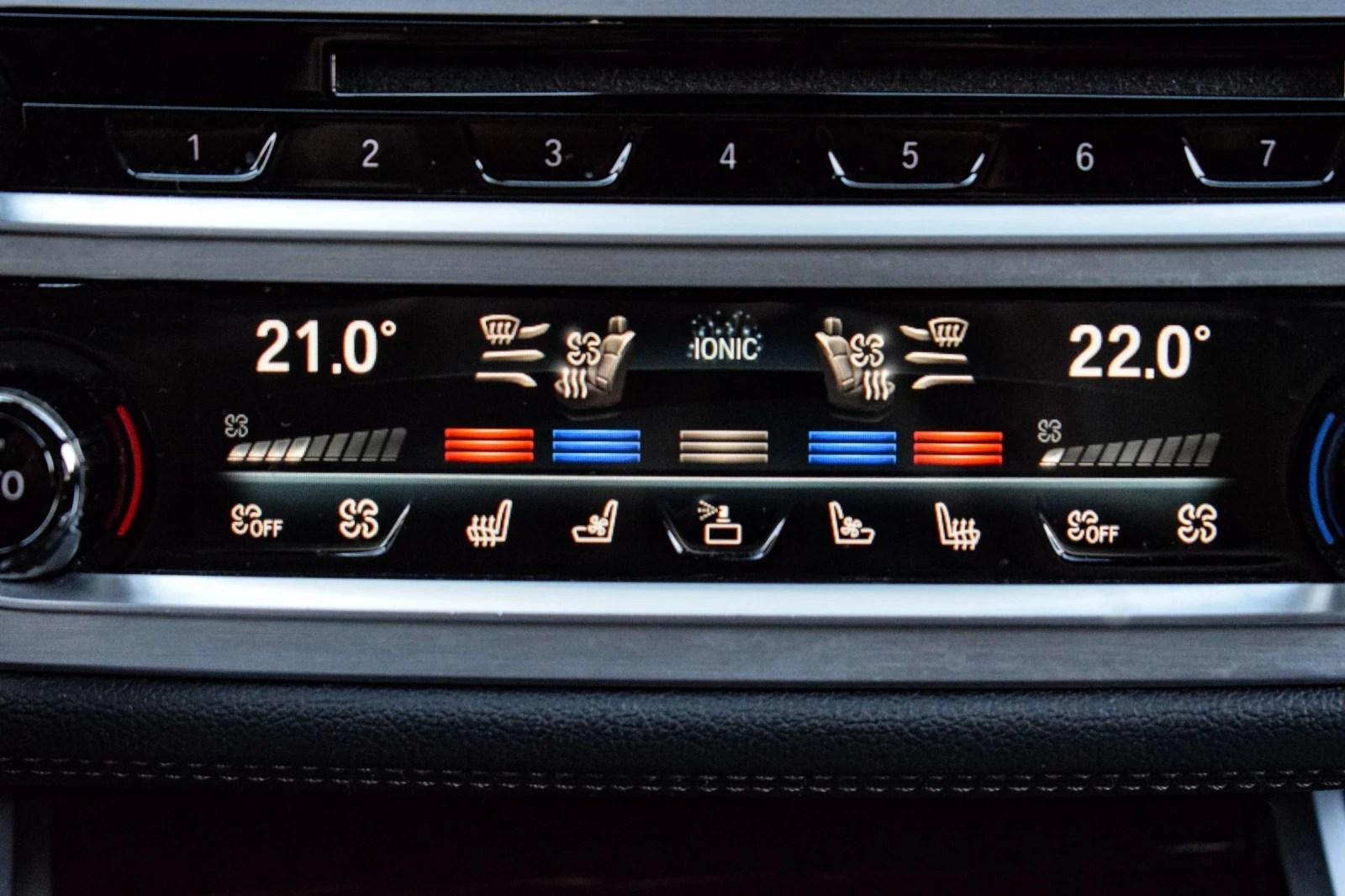 BMW 750 DISTRONIC, M-PACK, MASSAGE, SOFT-CLOSE, ADAPTIVE L, снимка 11 - Автомобили и джипове - 53716213