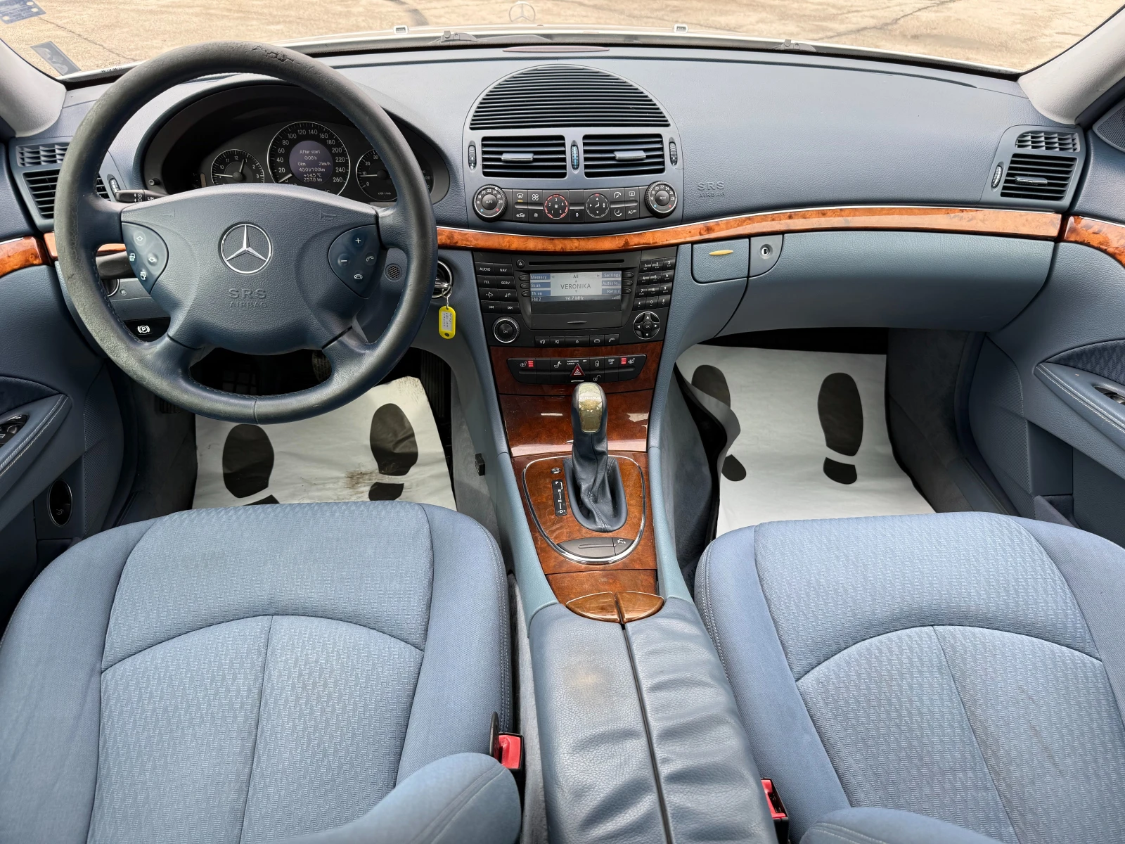 Mercedes-Benz E 320  - изображение 10