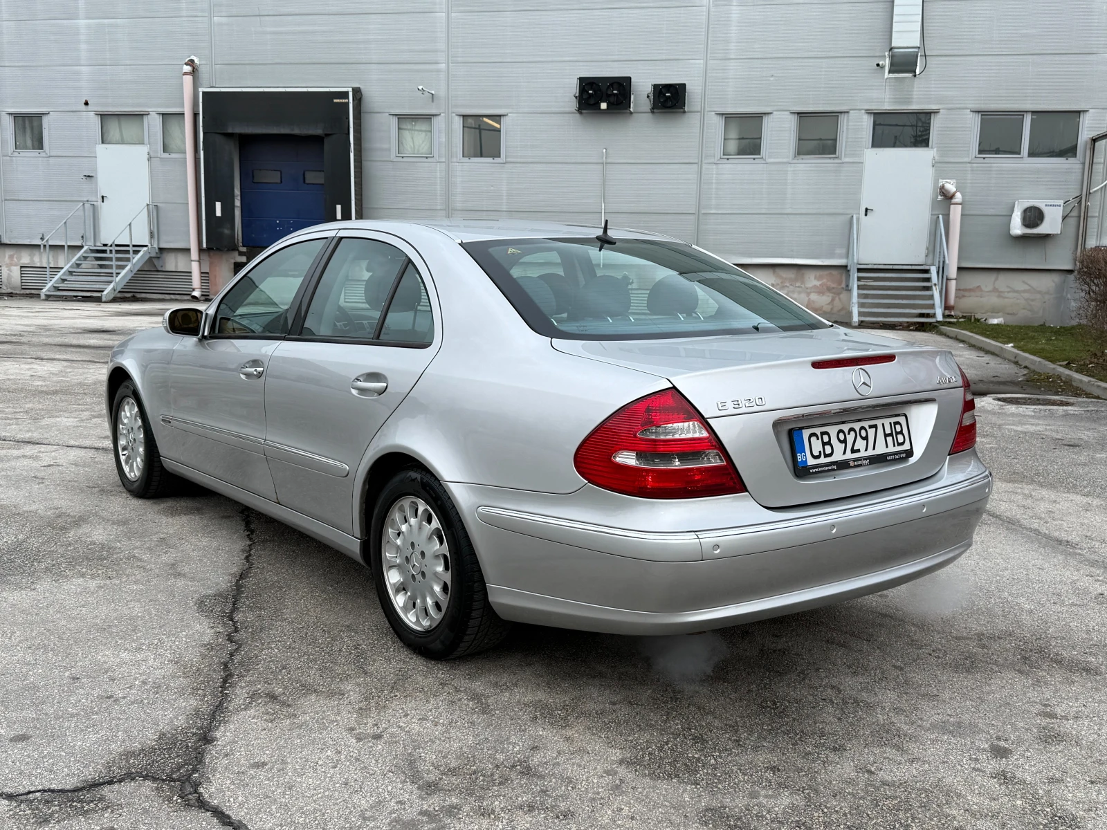 Mercedes-Benz E 320  - изображение 3