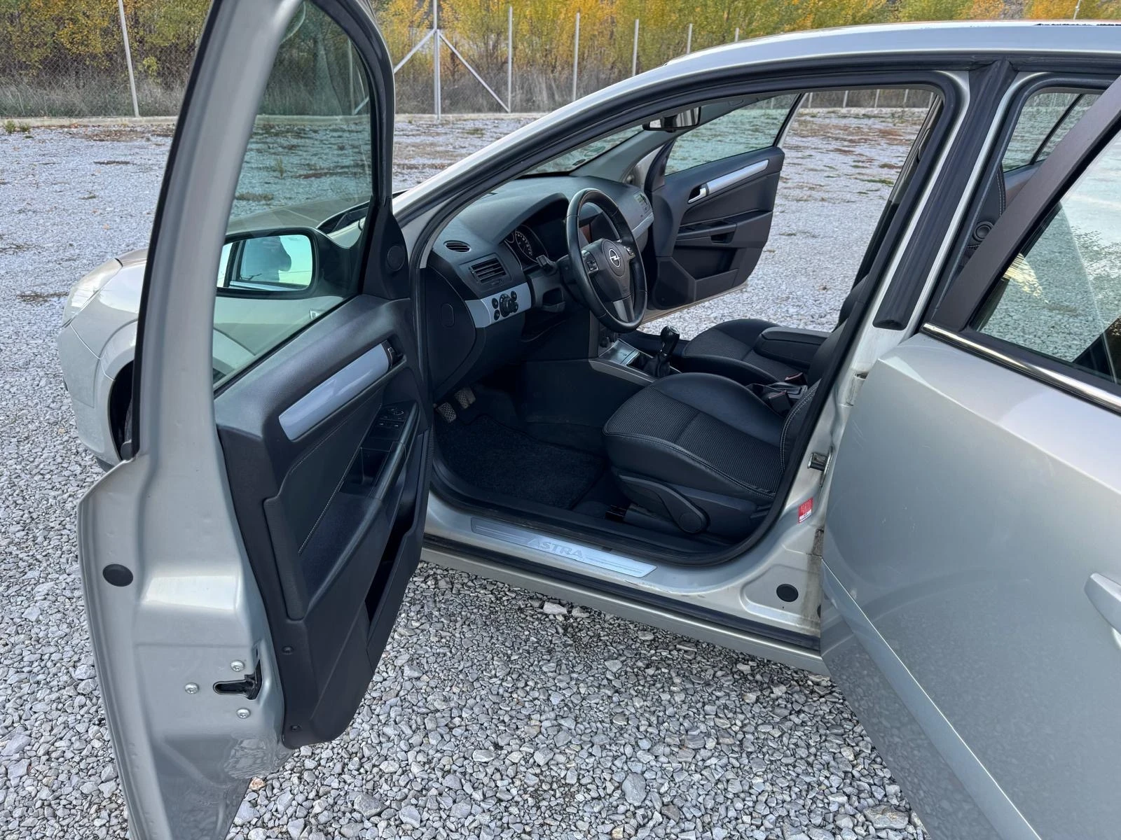 Opel Astra 1.6 i, снимка 12 - Автомобили и джипове - 53624392