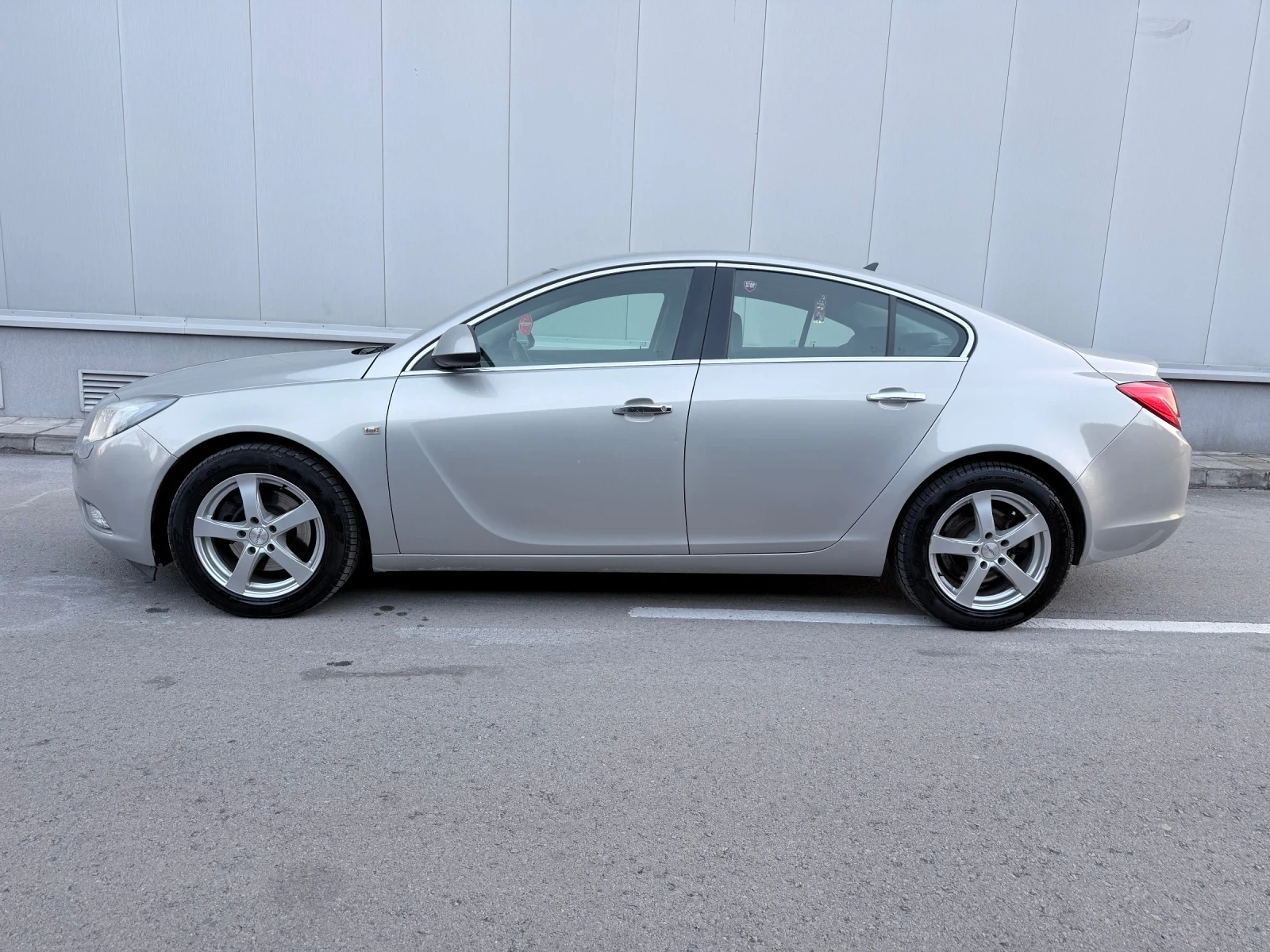 Opel Insignia, снимка 6 - Автомобили и джипове - 53865416