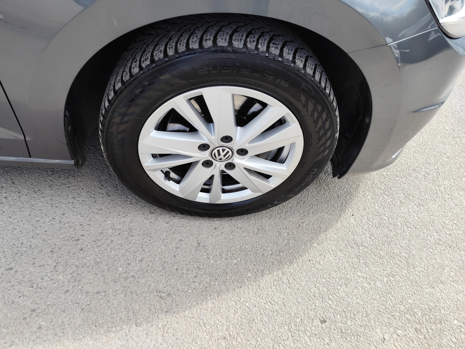 VW Touran 2.0TDi* 7 MECTA* АВТОМАТИК* , снимка 16 - Автомобили и джипове - 53985883