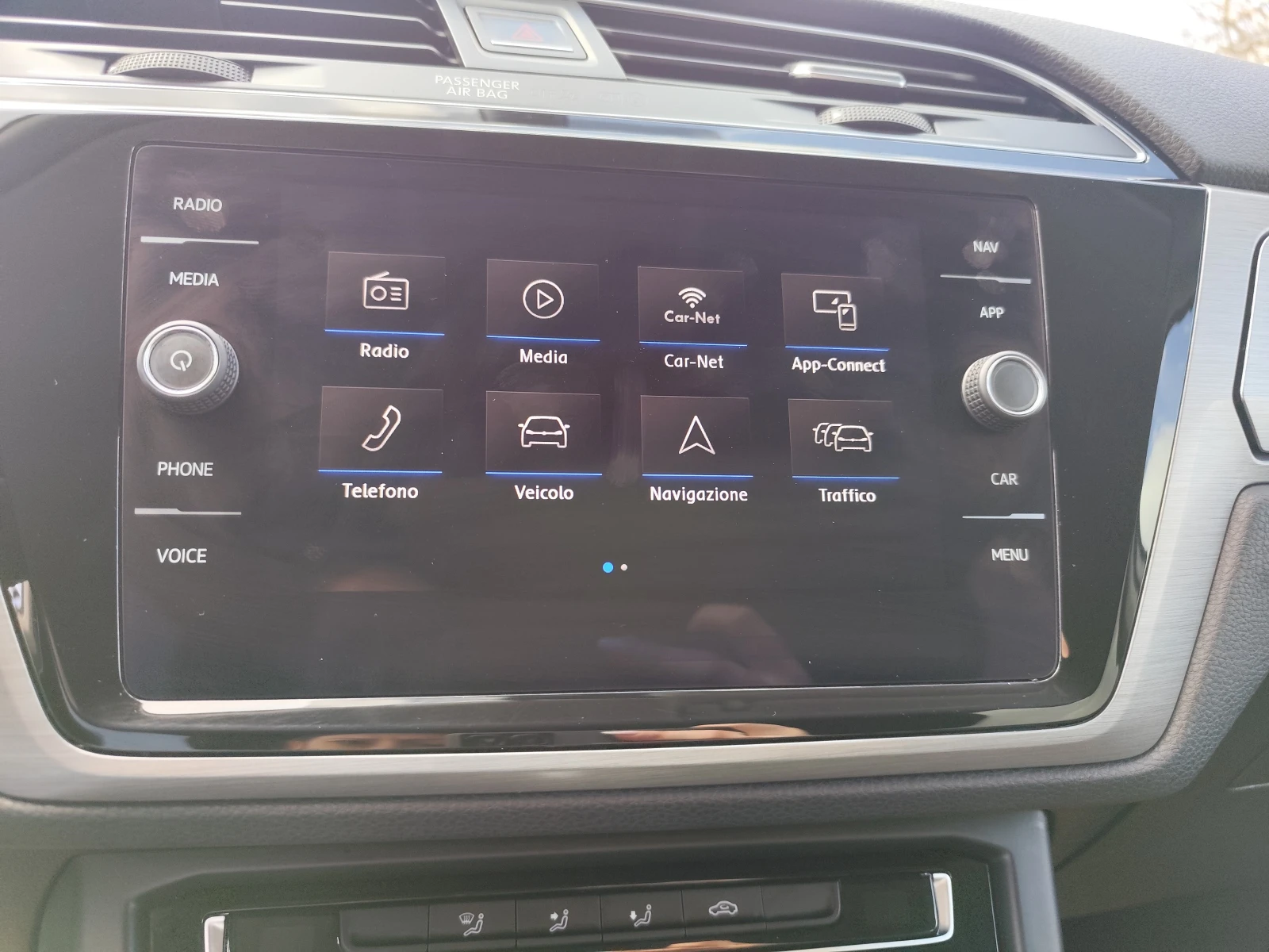 VW Touran 2.0TDi* 7 MECTA* АВТОМАТИК* , снимка 8 - Автомобили и джипове - 53985883