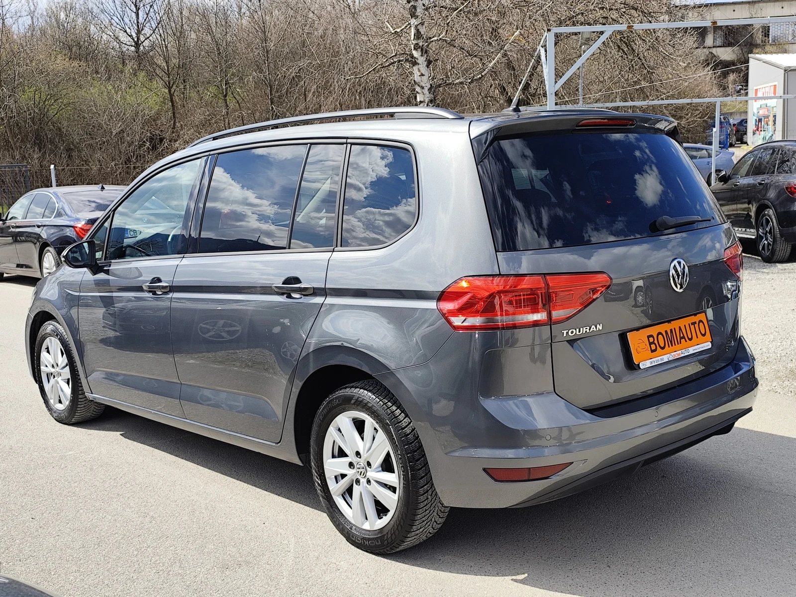 VW Touran 2.0TDi* 7 MECTA* АВТОМАТИК* , снимка 5 - Автомобили и джипове - 53985883