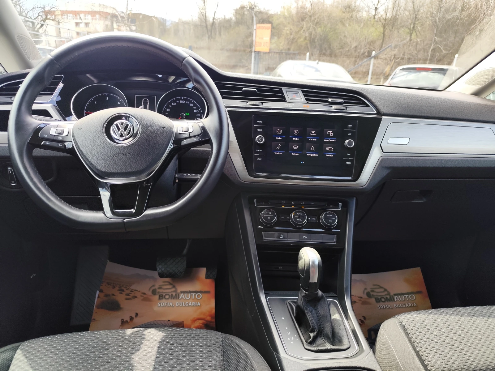 VW Touran 2.0TDi* 7 MECTA* АВТОМАТИК* , снимка 7 - Автомобили и джипове - 53985883