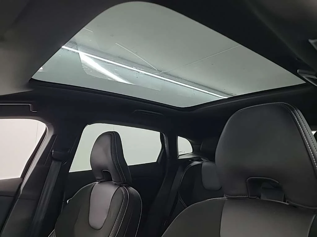 Volvo V40 Т3 R-DESIGN- * PANORAMA* , снимка 5 - Автомобили и джипове - 54067842