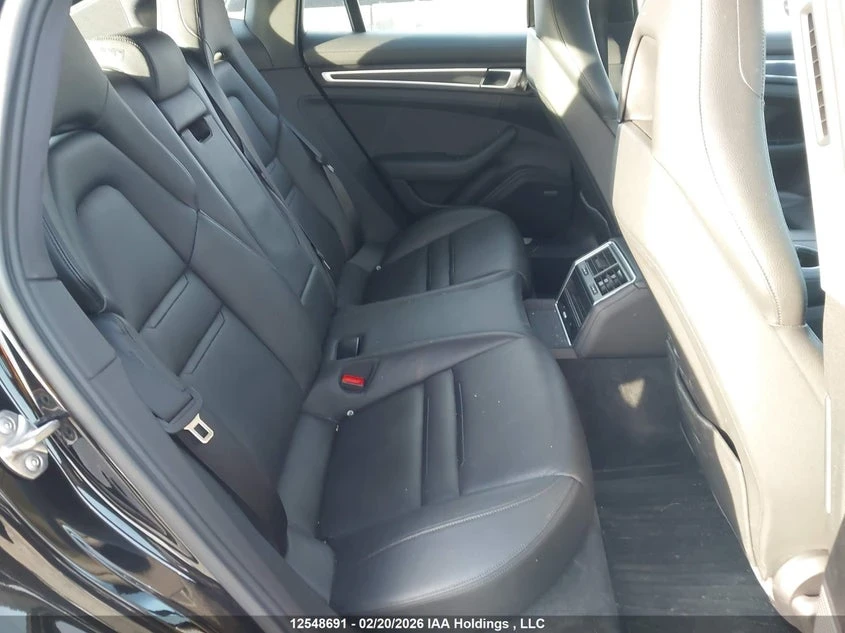 Porsche Panamera E-hibrid, снимка 10 - Автомобили и джипове - 54074831