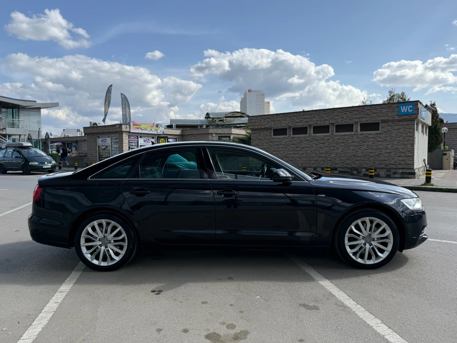 Audi A6 6 МЕСЕЦА ГАРАНЦИЯ/3.0TDI 245к.с. Quattro/Подгрев, снимка 5 - Автомобили и джипове - 54229382