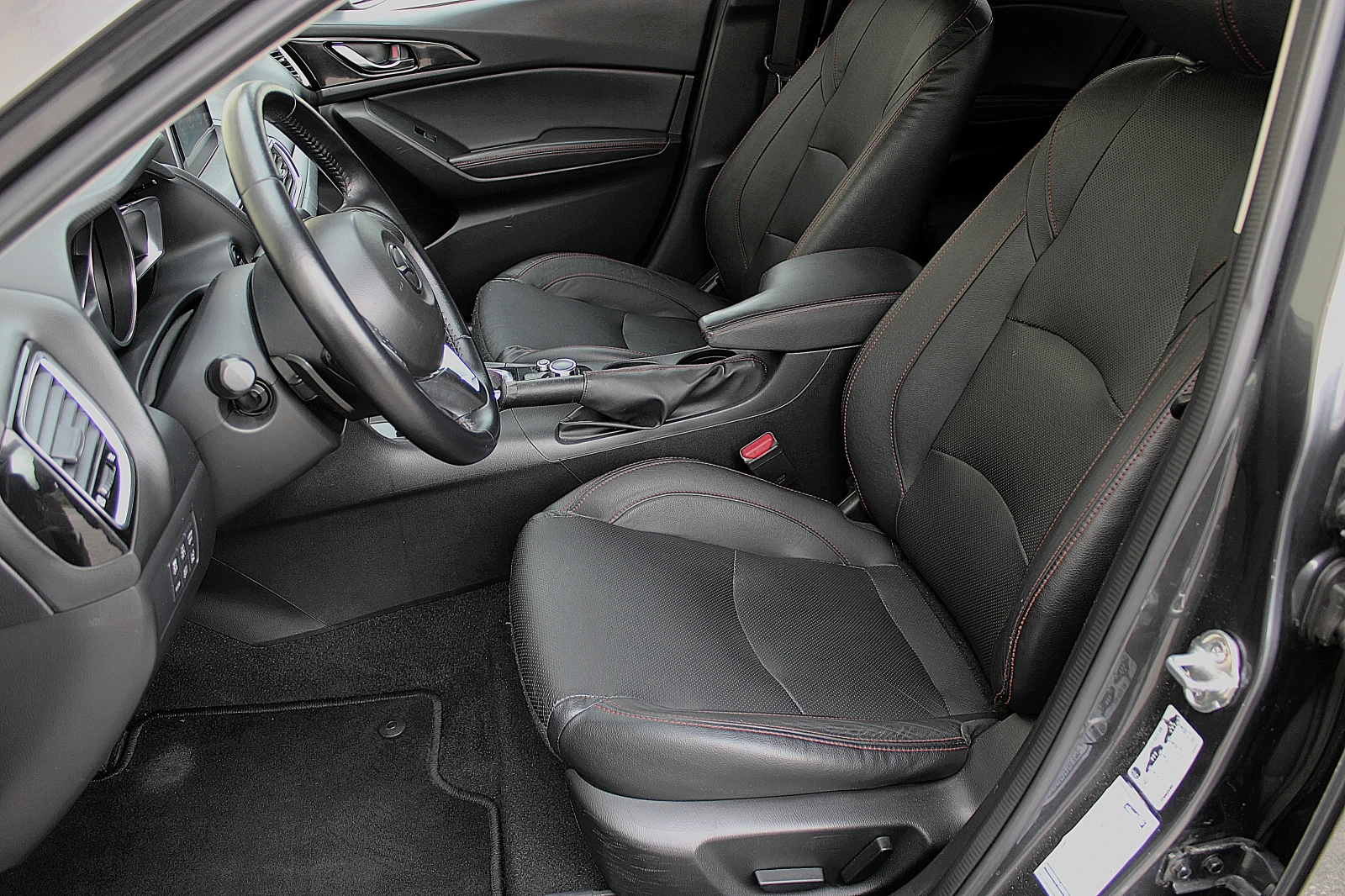 Mazda 3 2.2d/SKYACTIV/PDC/HEAD UP/DISTRONIC/KEYLESS/LED, снимка 7 - Автомобили и джипове - 54722756