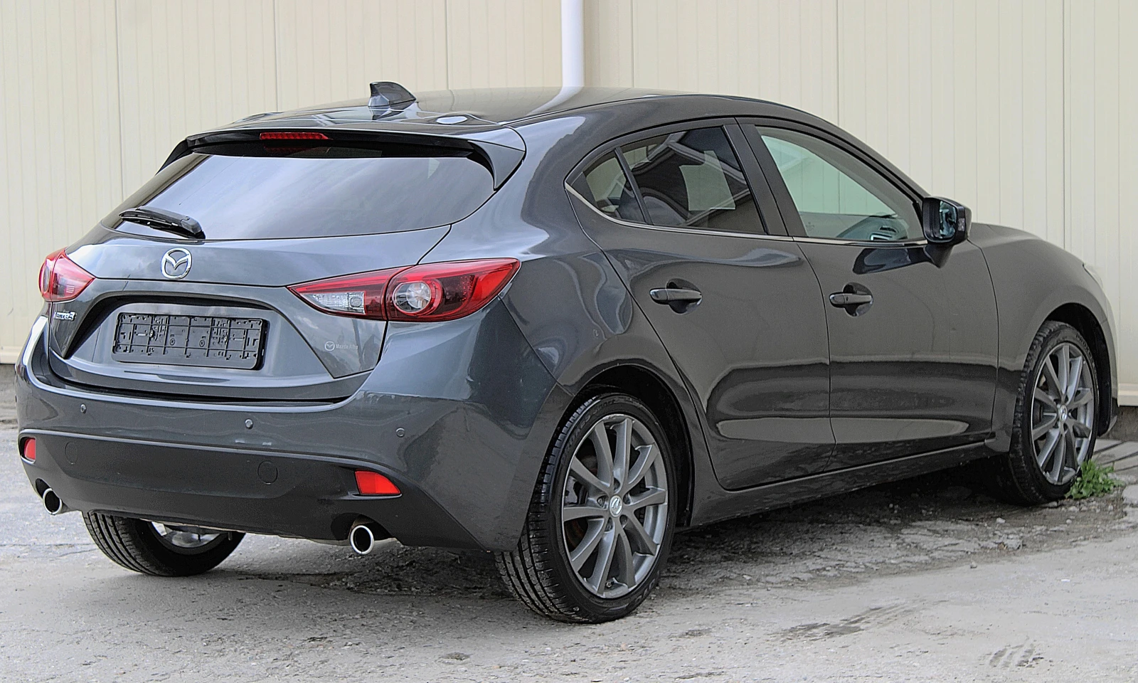 Mazda 3 2.2d/SKYACTIV/PDC/HEAD UP/DISTRONIC/KEYLESS/LED, снимка 6 - Автомобили и джипове - 54722756