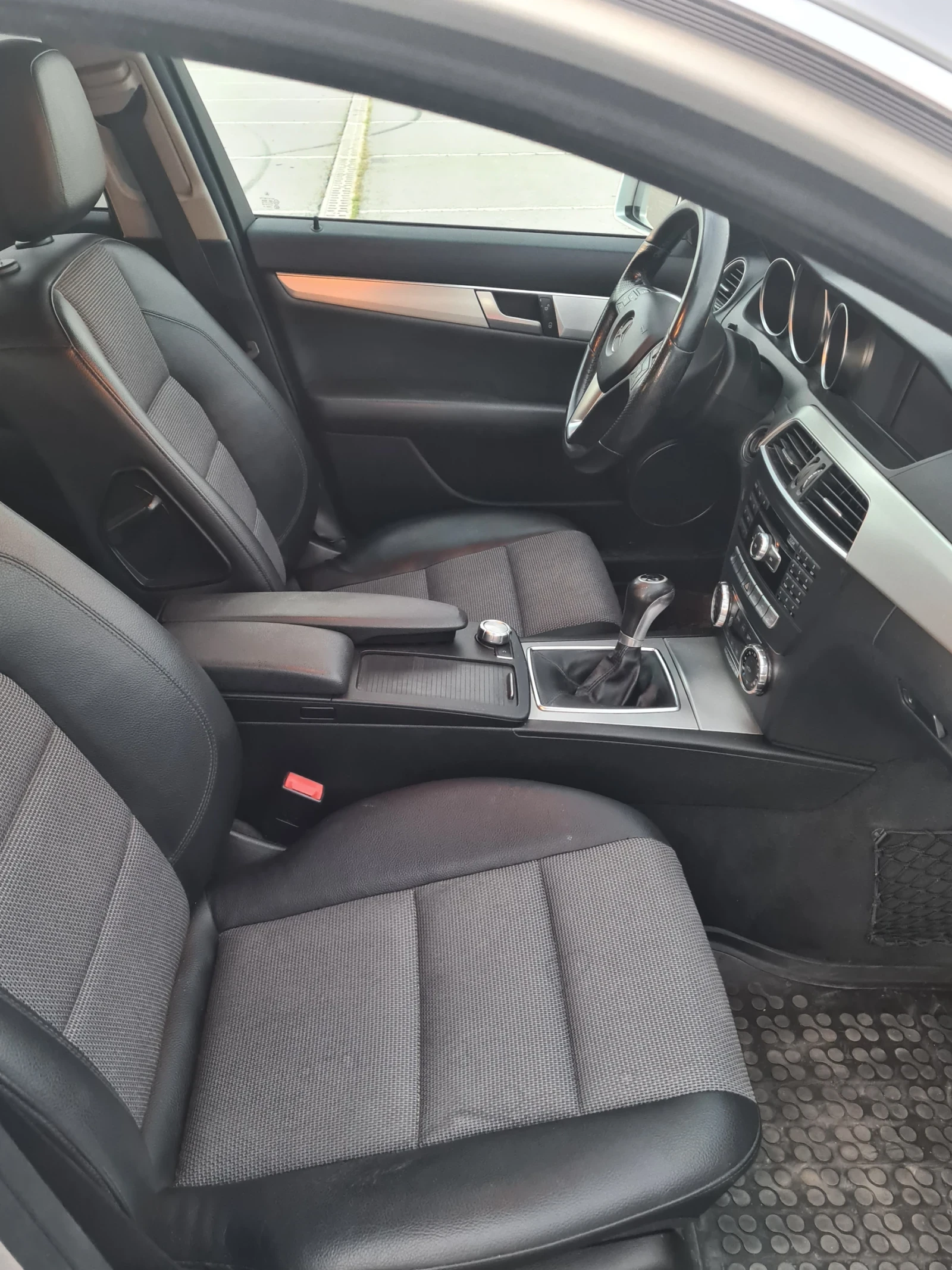 Mercedes-Benz C 200 Avangard, снимка 10 - Автомобили и джипове - 55269937