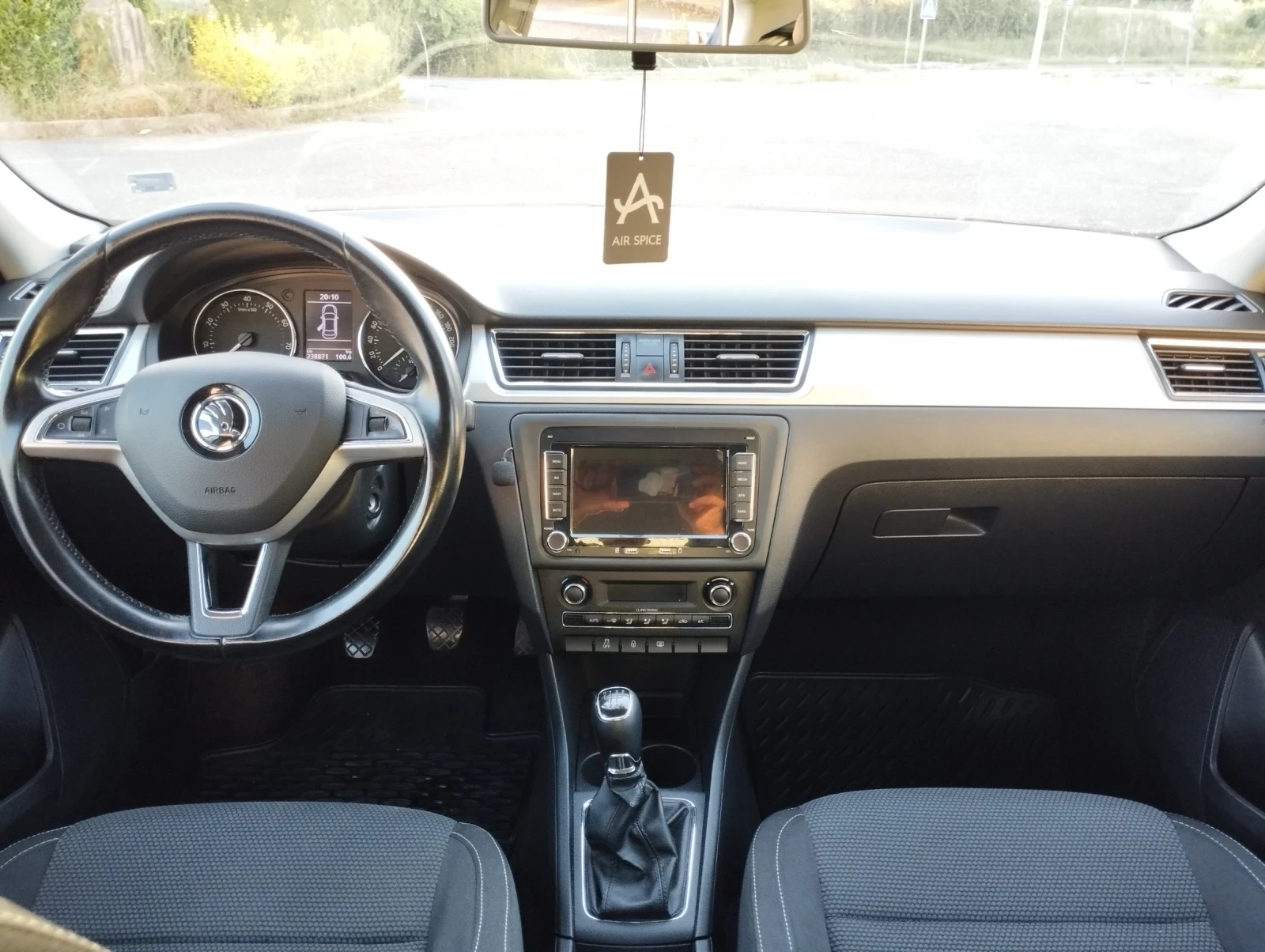 Skoda Rapid 1.2MPI , 75к.с, от Еуратек + г, снимка 10 - Автомобили и джипове - 55431574