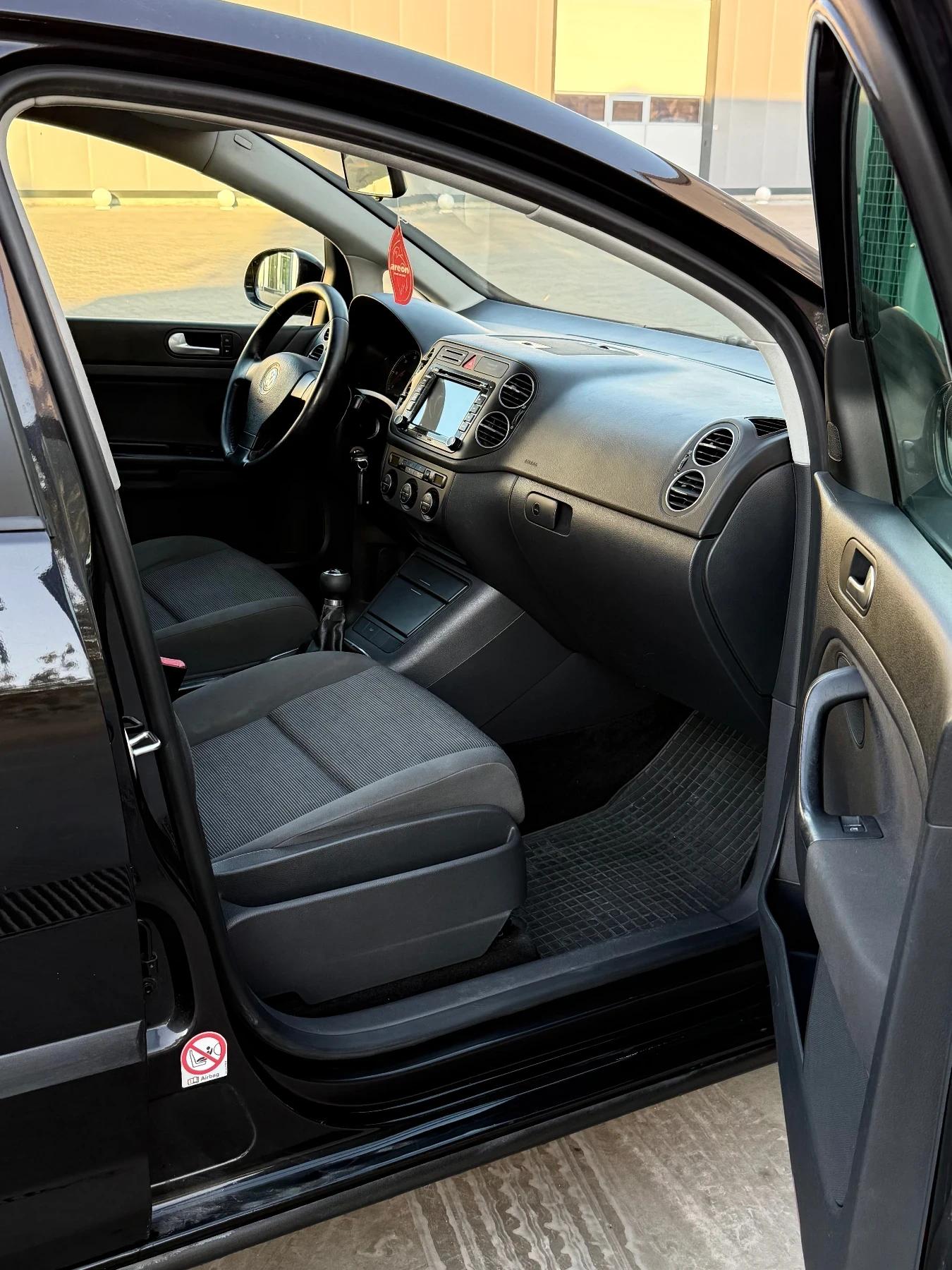 VW Golf Plus 1.9TDI 105кс/СЕРВИЗНА ИСТОРИЯ/НОВ ВНОС, снимка 8 - Автомобили и джипове - 56324108