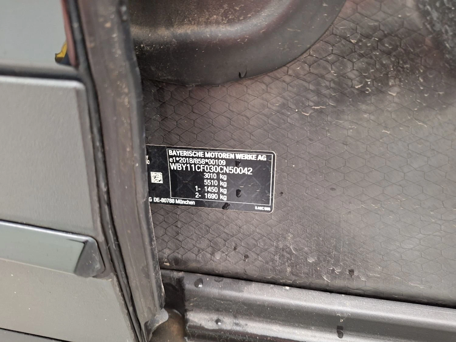 BMW iX xDrive40 Leather LED Navi , снимка 15 - Автомобили и джипове - 56718616