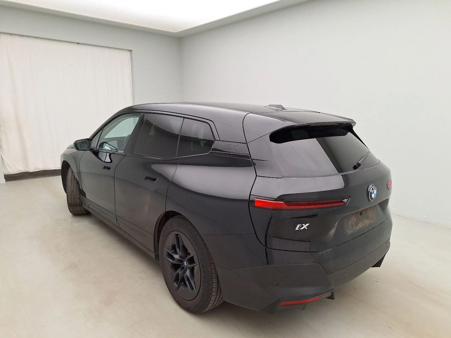 BMW iX xDrive40 Leather LED Navi , снимка 4 - Автомобили и джипове - 56718616