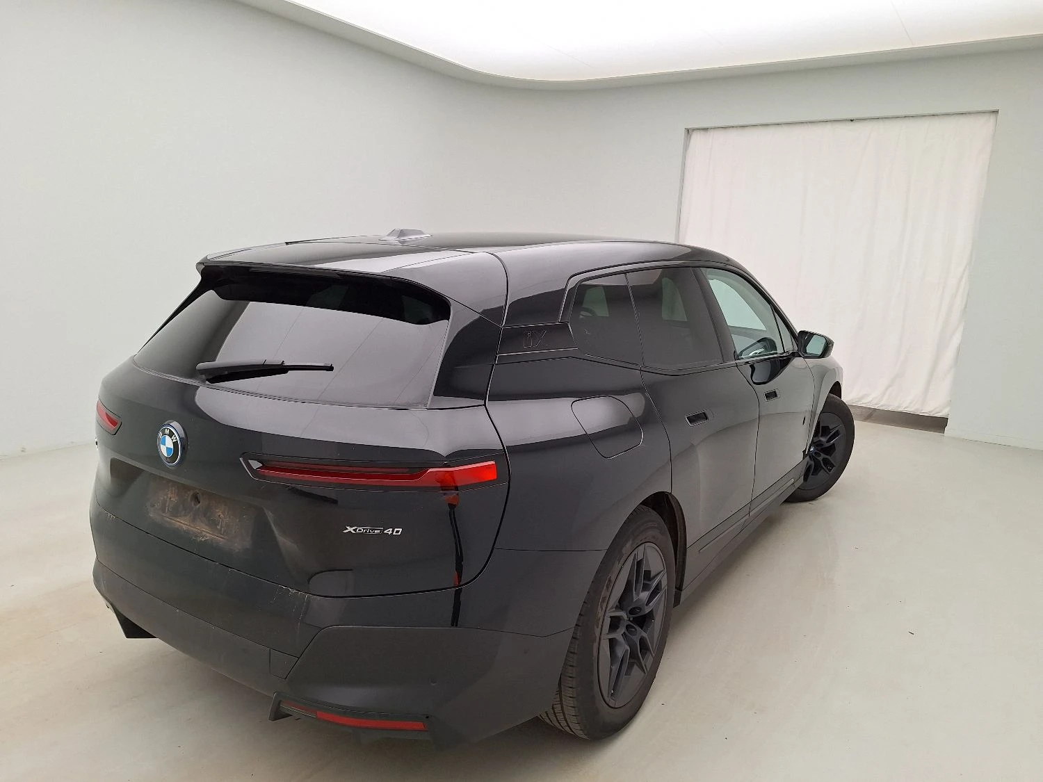 BMW iX xDrive40 Leather LED Navi , снимка 3 - Автомобили и джипове - 56718616