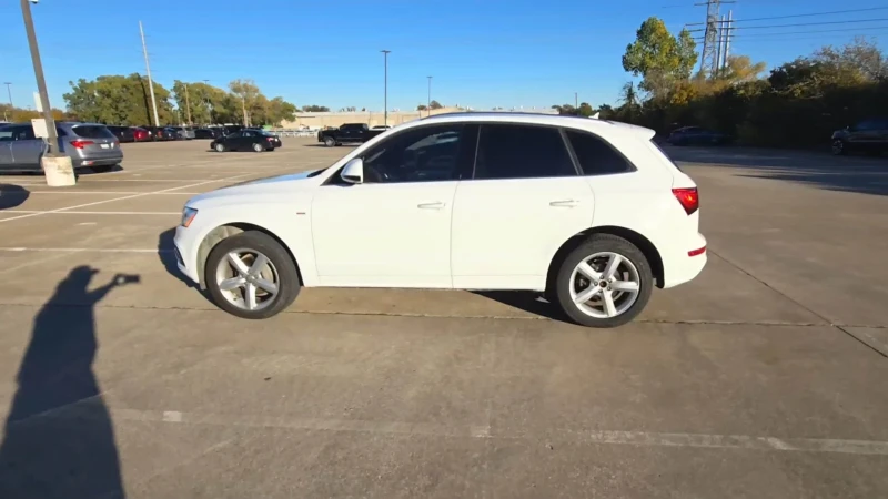 Audi Q5 * QUATTRO* PREMIUM PLUS* PANO* KEYLESS, снимка 2 - Автомобили и джипове - 48402130