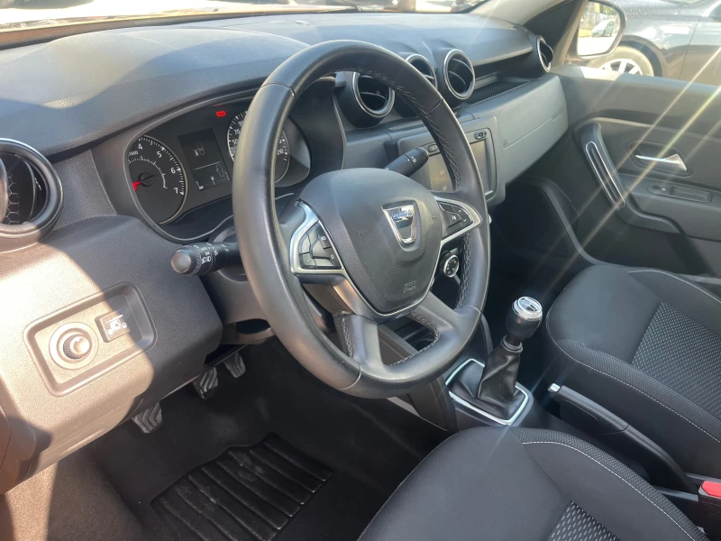Dacia Duster 1.6i ITALY КАТО НОВ!, снимка 9 - Автомобили и джипове - 51340160