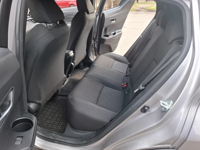 Toyota C-HR Бензин, снимка 9 - Автомобили и джипове - 52916948
