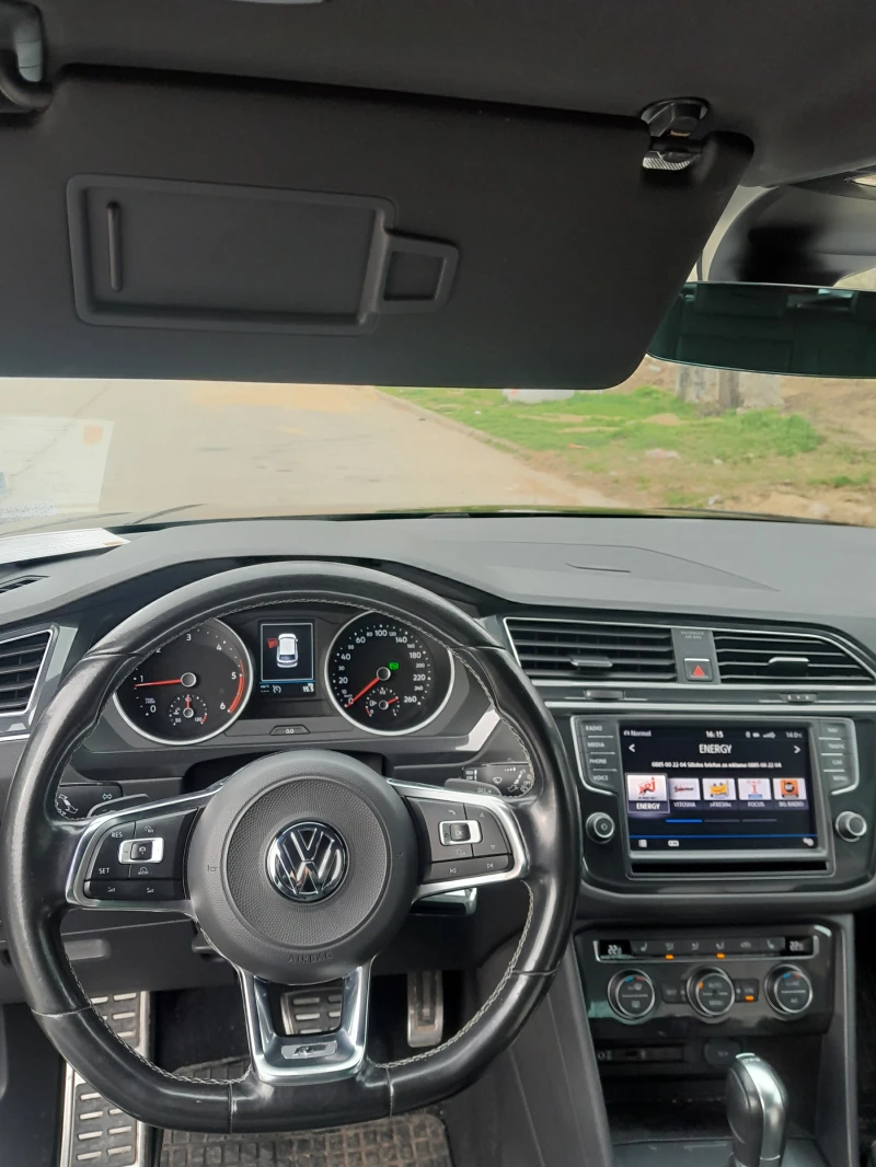 VW Tiguan R-line, снимка 12 - Автомобили и джипове - 53276632