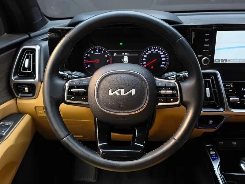 Kia Sorento, снимка 13 - Автомобили и джипове - 56690870