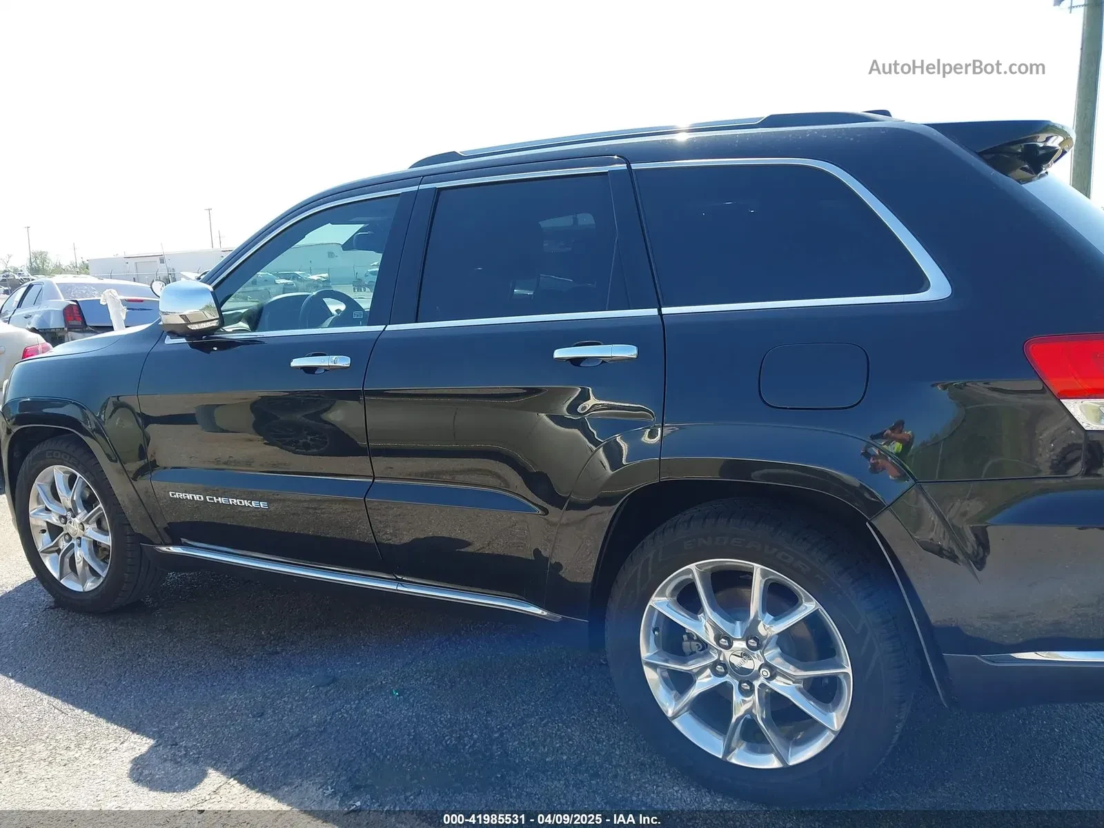 Jeep Grand cherokee SUMMIT 5.7 HEMI * 8ZF * ДИСТРОНИК * ОБДУХВАНЕ *  - изображение 8