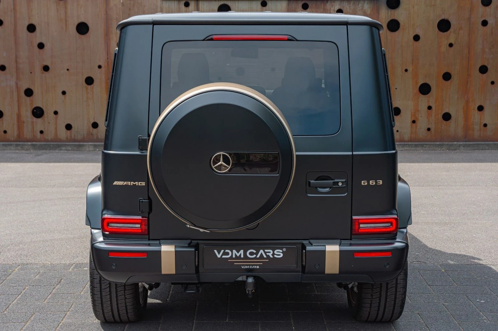 Mercedes-Benz G 63 AMG Grand Edition - изображение 3