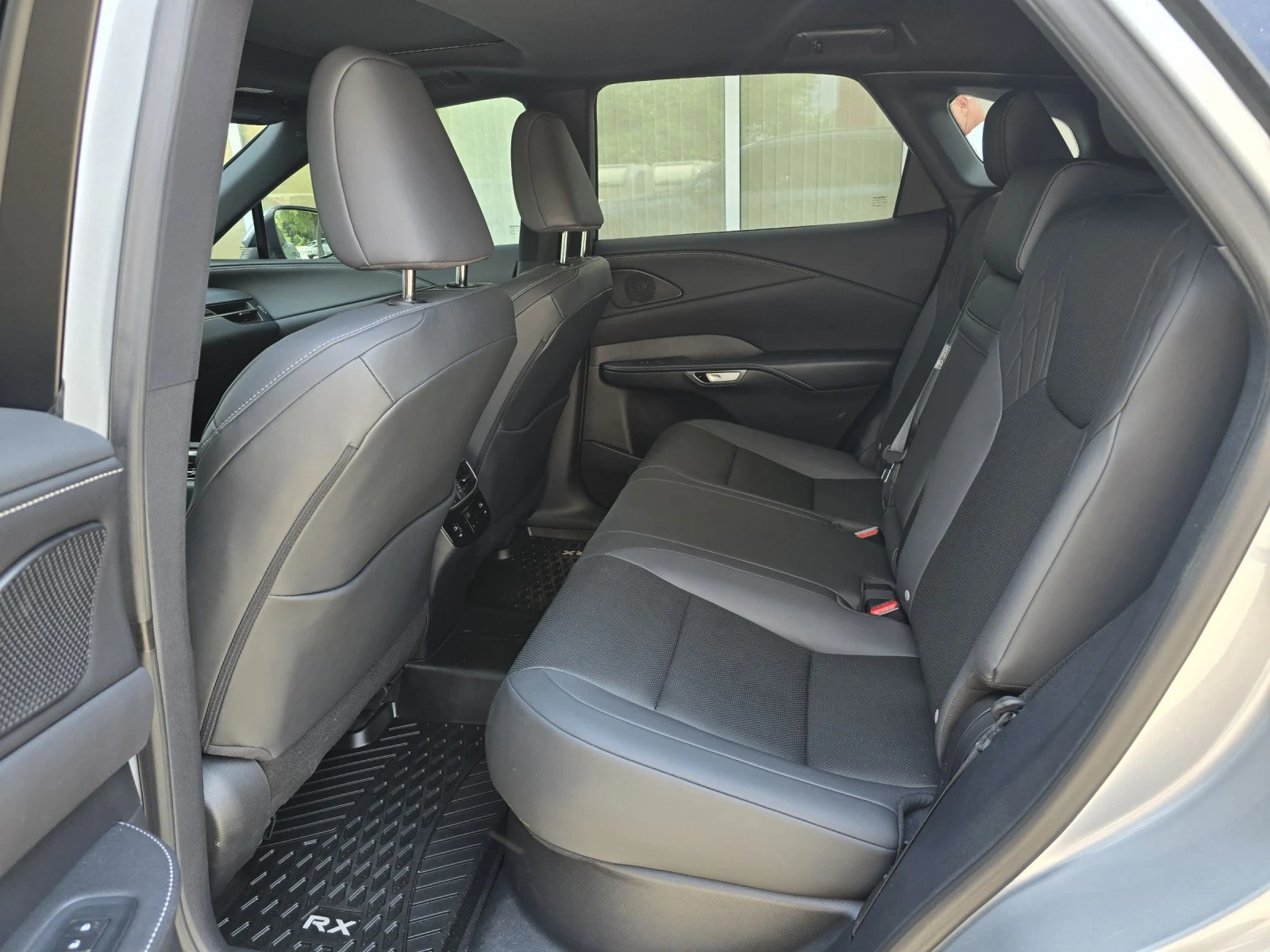 Lexus RX 350 RX 350 NEW MODEL/4Х4/БЕНЗИН/272КС - изображение 10