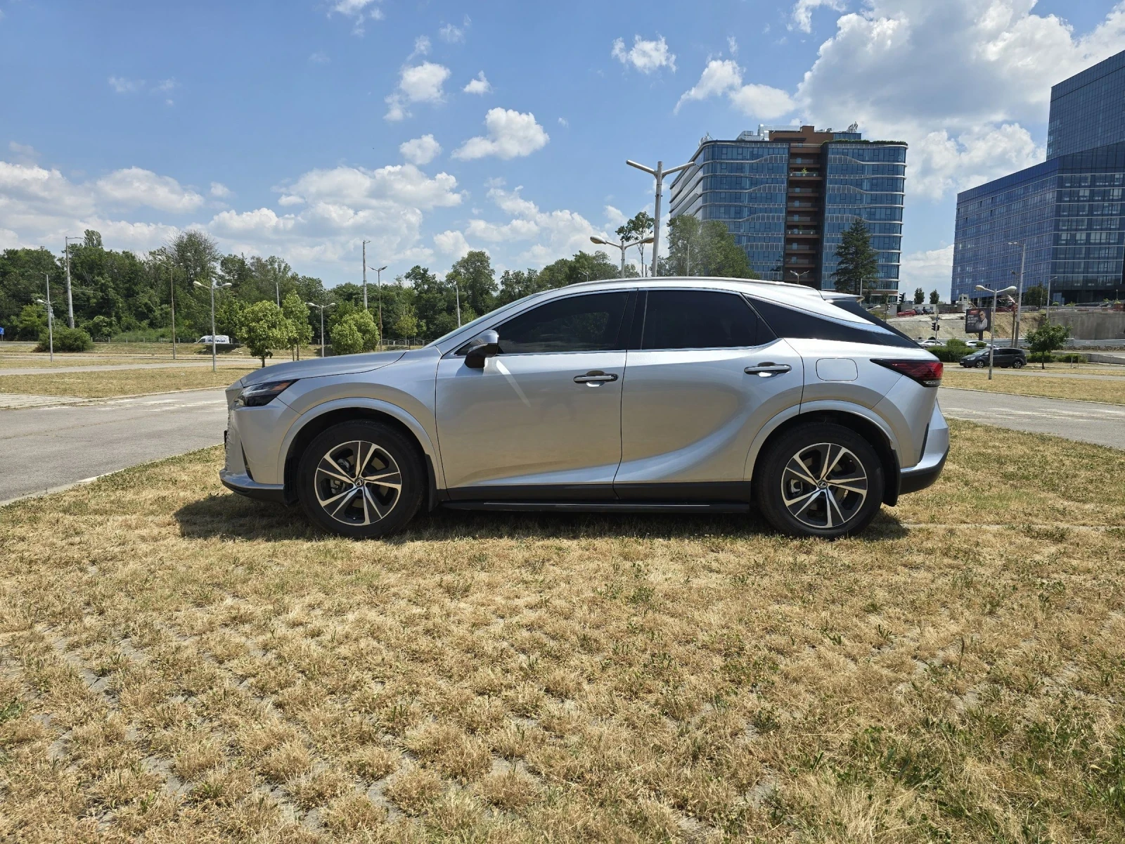 Lexus RX 350 RX 350 NEW MODEL/4Х4/БЕНЗИН/272КС - изображение 8