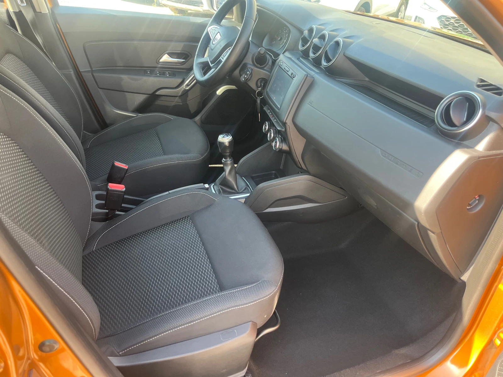 Dacia Duster 1.6i ITALY КАТО НОВ! - изображение 8