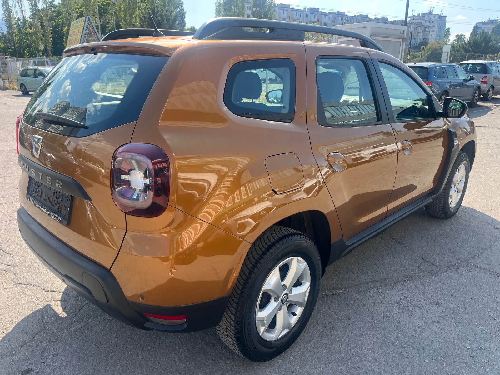 Dacia Duster 1.6i ITALY КАТО НОВ! - изображение 6